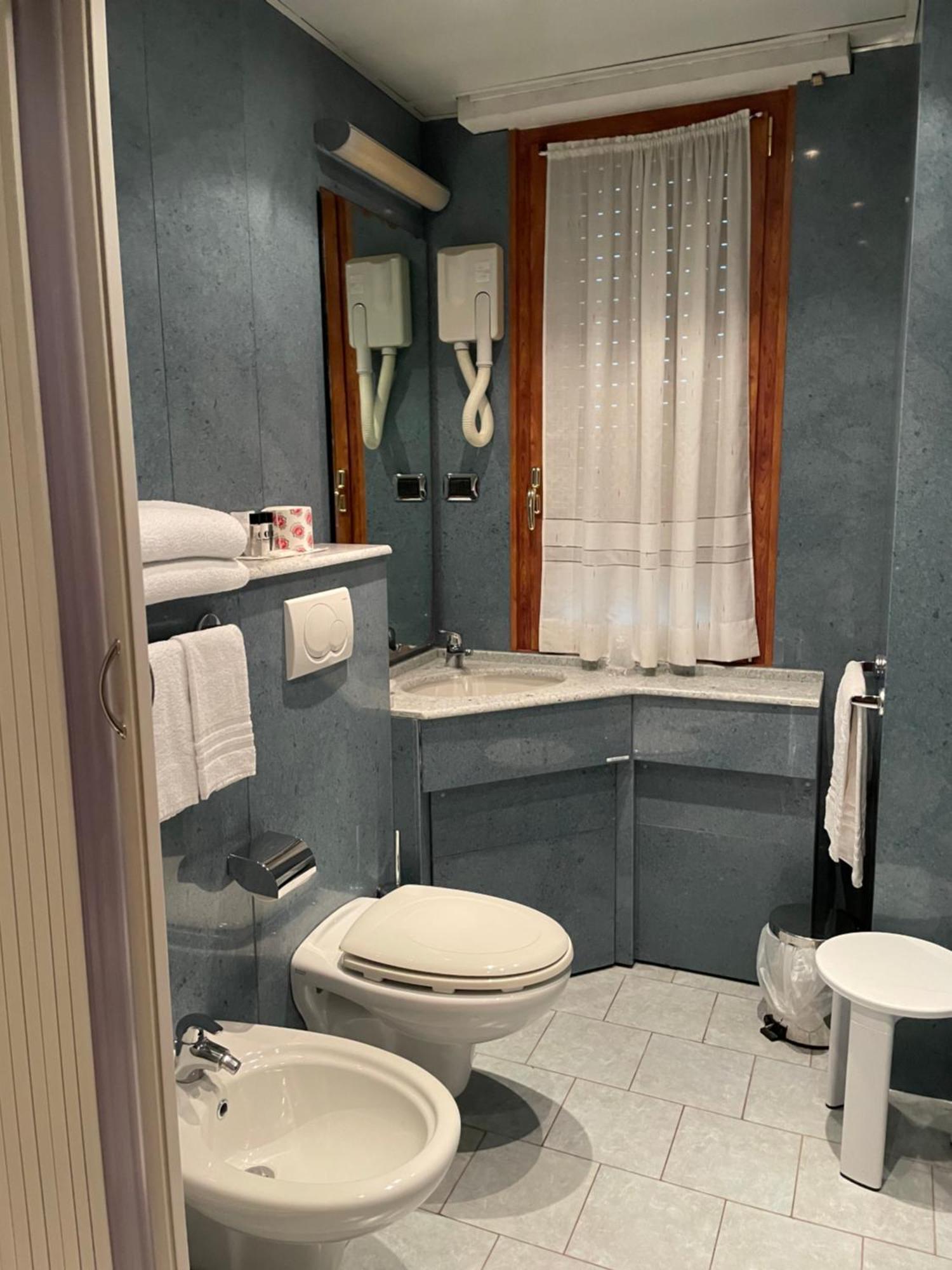 Hotel Mondial Rapallo Kamer foto