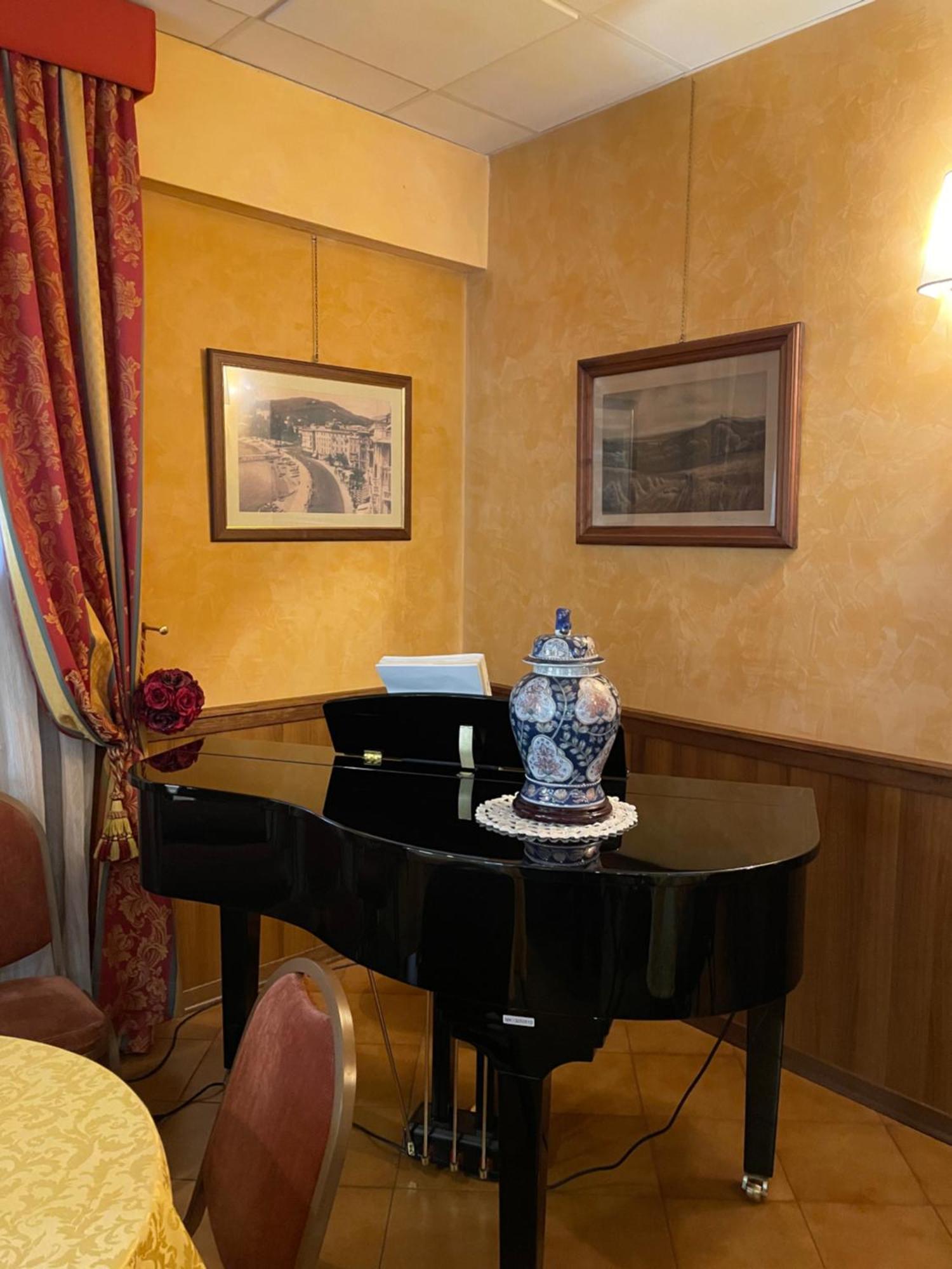 Hotel Mondial Rapallo Buitenkant foto